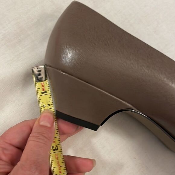 SOFT STYLE TAN LOW HEELS. NEW - Picture 10 of 10